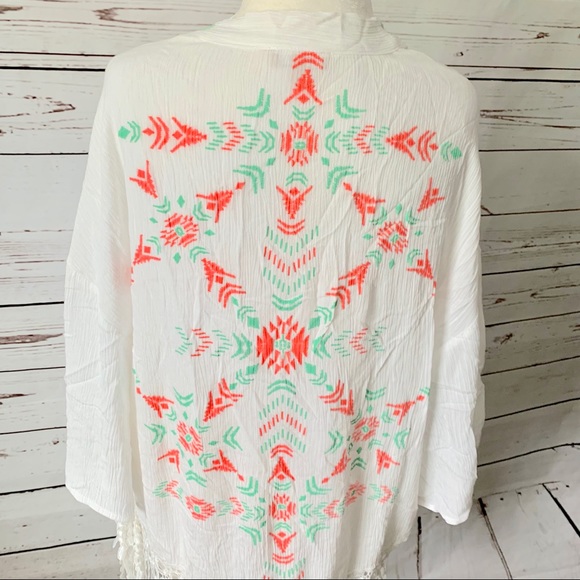 Takara Women Medium White Boho Fringe Kimono - Picture 6 of 8